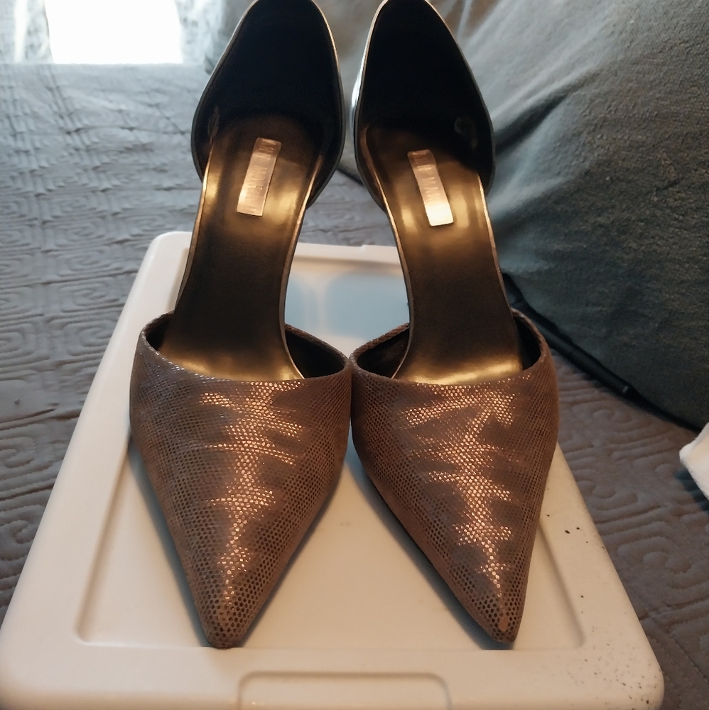Gold Metallic Pumps